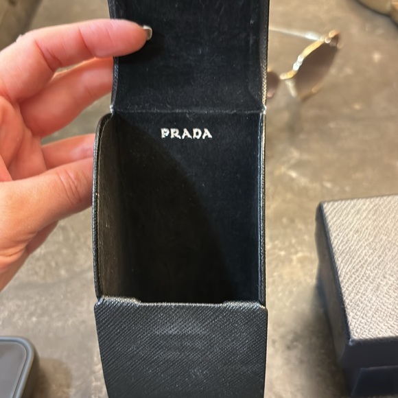 Prada women sunglasses gold and pink in color - Picture 9 of 9